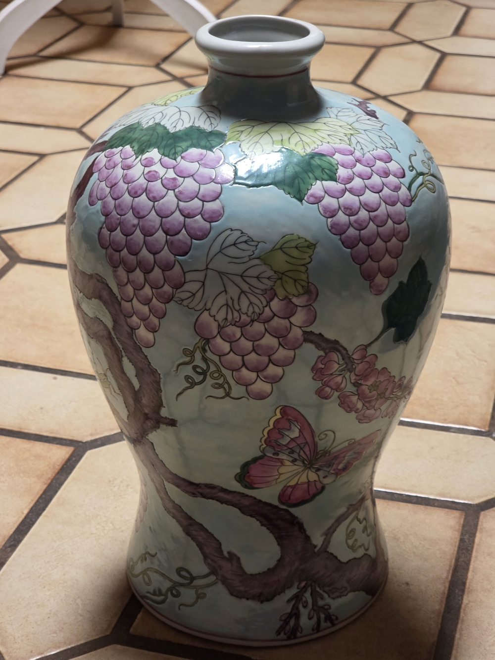 Vintage Early 19th Century Chinesse Hand Painted 18" Porcline Vase